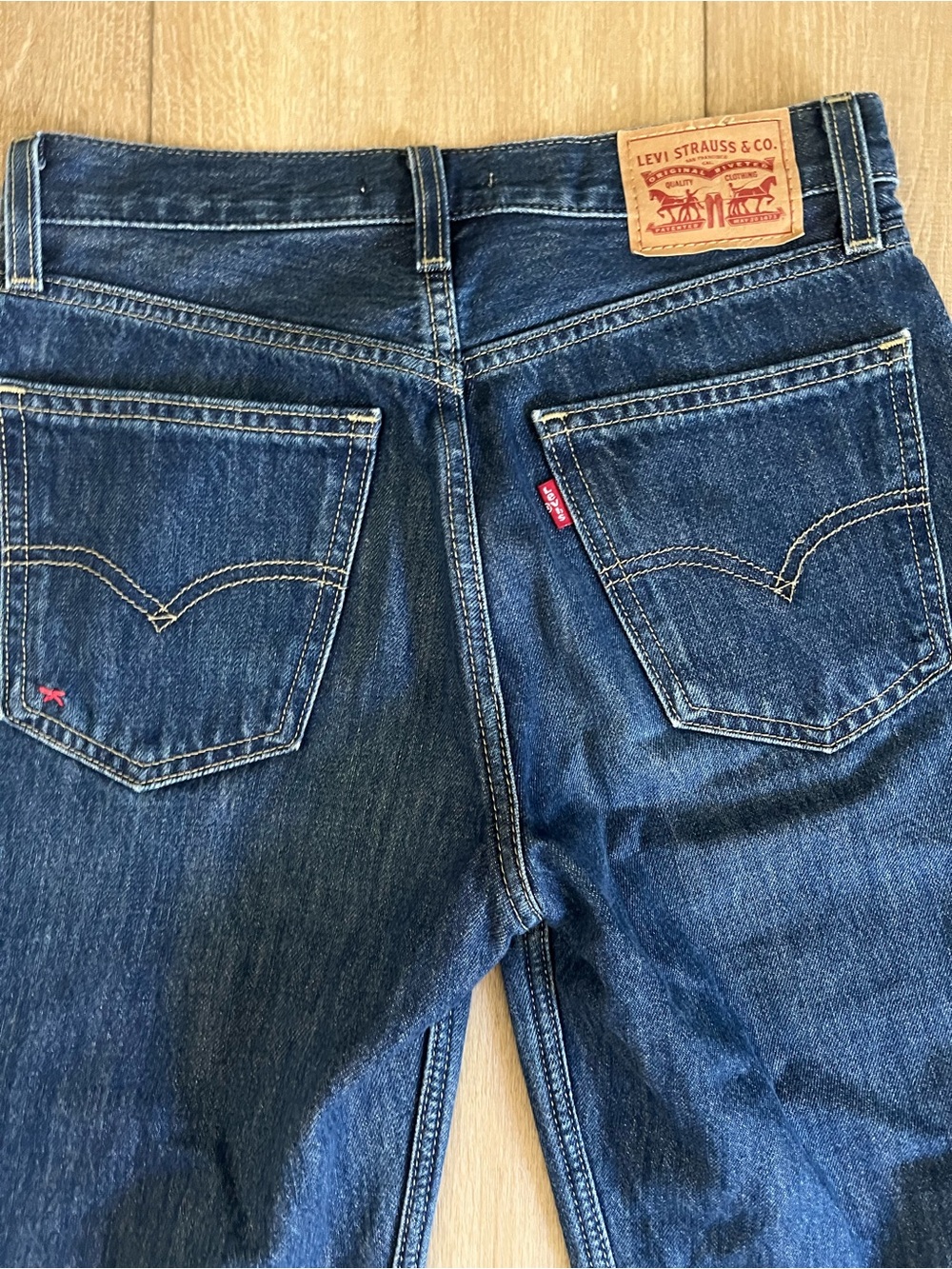 Levi’s women’s low pro straight dark wash size 24x30 - Picture 5 of 5